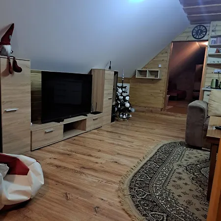 Drevenica Emma بيت للعطل